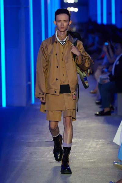 Look 12